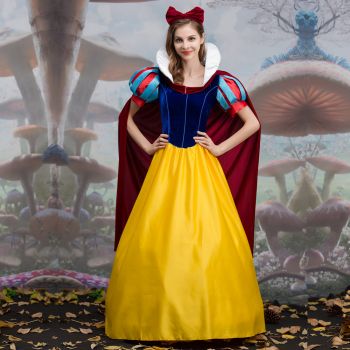 Halloween Snow White with a long dress